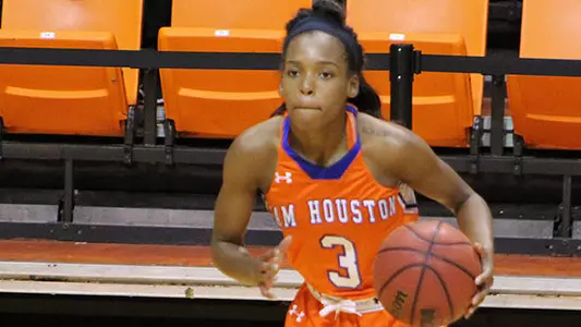 Robertson's late heroics lead to Kats' win