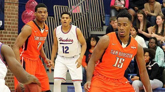 Men in first place & 20-5 with win at HBU