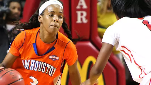 Shernise Robertson Earns Preseason League Honor