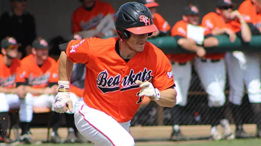 Baseball sweeps ACU in doubleheader