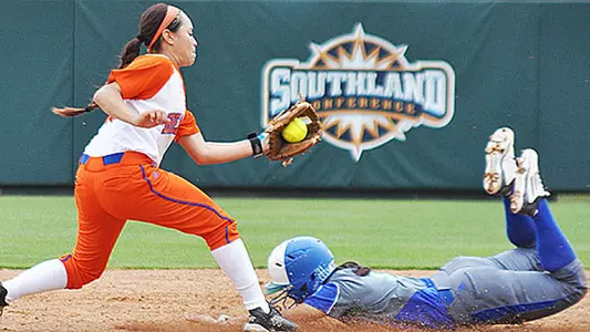Softball Takes On Cardinals In Alamo City