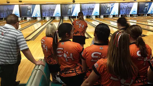 Kats finish first day at NCAA Bowling 2-3