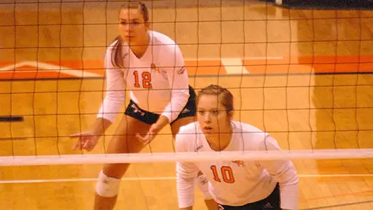 Volleyball In College of Charleston Tournament