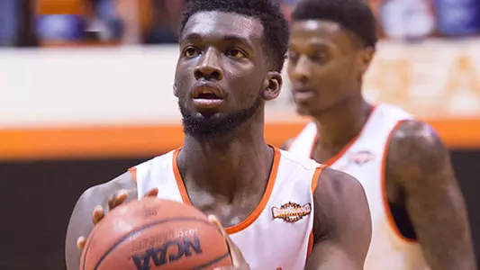 Late surge powers Kats past SLU Lions 70-63