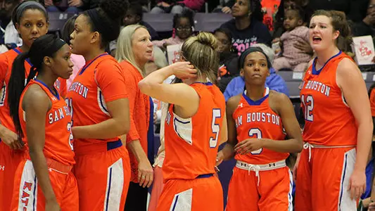 Women take on Lamar in Beaumont Wednesday