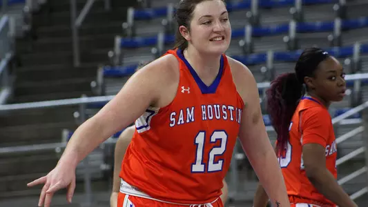 Angela Beadle Signs With Polish Team