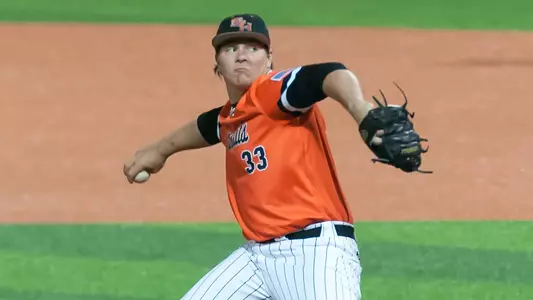 Odom, Broadbent power Kats to win vs. #25 OU