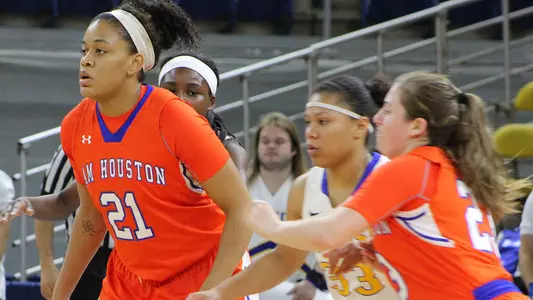 Women hope to spoil Islander Homecoming Saturday
