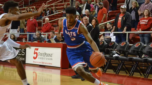 Islanders edge Kats 51-48 in Corpus