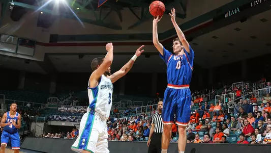 Islanders eek out 79-76 win against Kats