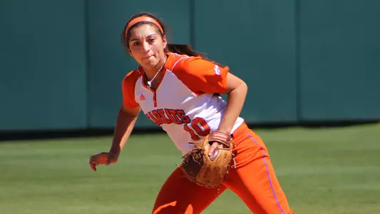 Huskies, Kats Split Doubleheader