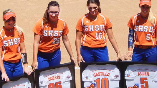 Senior Day 8-0 Win Earns Sweep