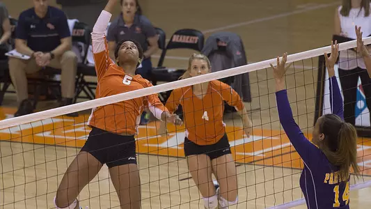 Kats win 8th straight, sweep Prairie View
