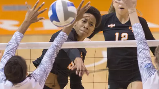 Perfection intact, Kats outlast Islanders