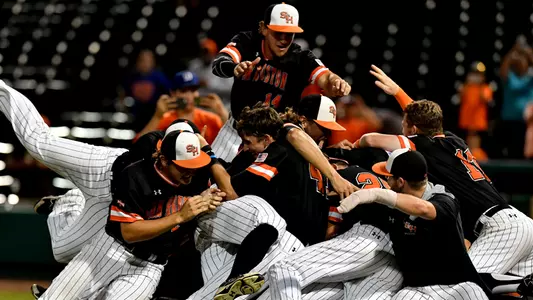 Sam Houston signs 10 to 2018 class