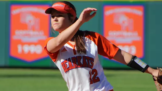 Late rally gives Kats sweep of UIW