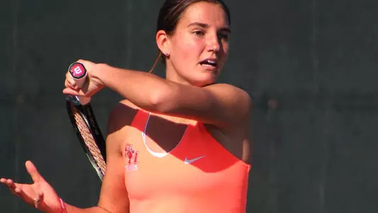 Vikings edge Kats, 4-3