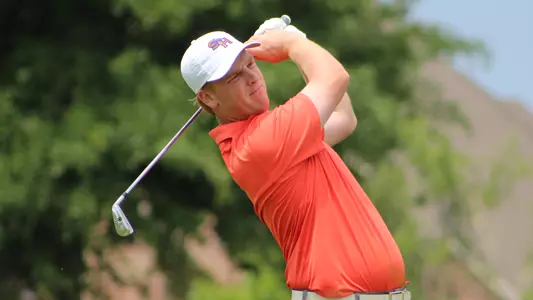 Ertel in contention, Kats sit ninth