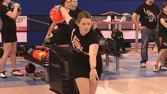 Bearkats fininsh first day at 1-4