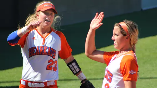 Softball treks to Lamar