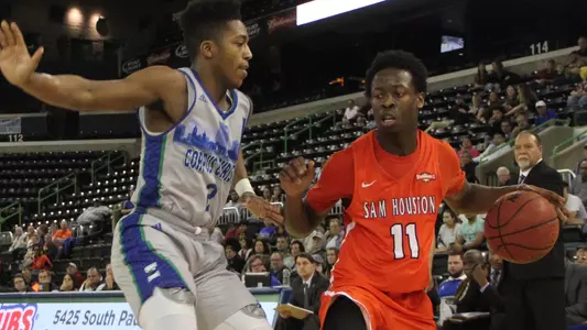 Kats roll to third straight win