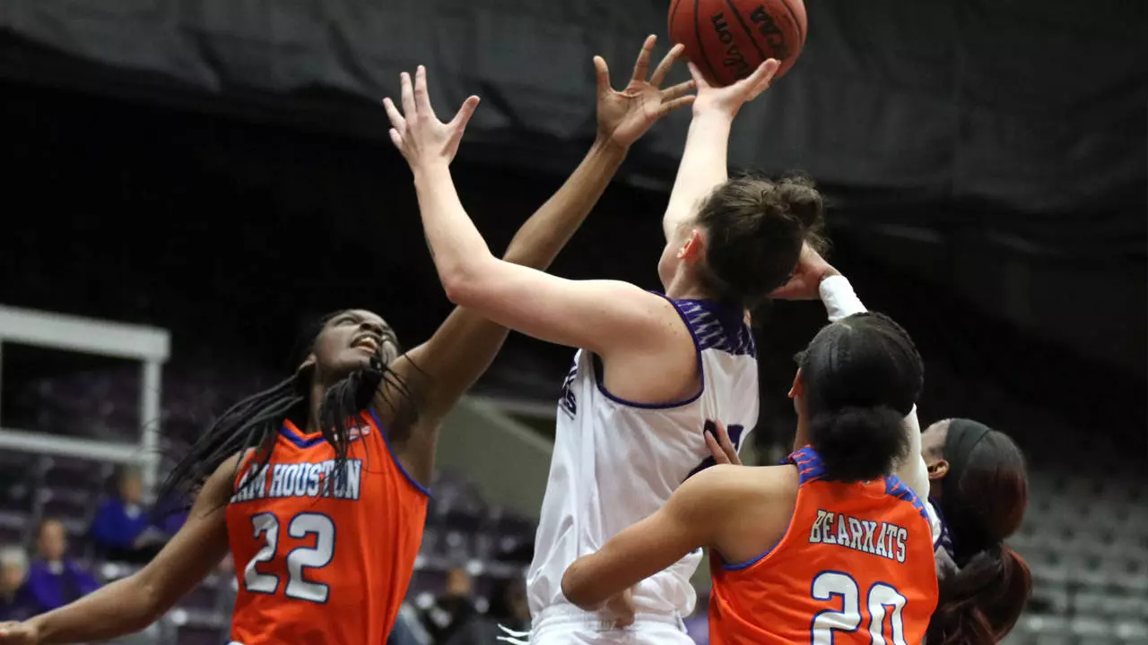 Sugar Bears defend home floor in win over Kats