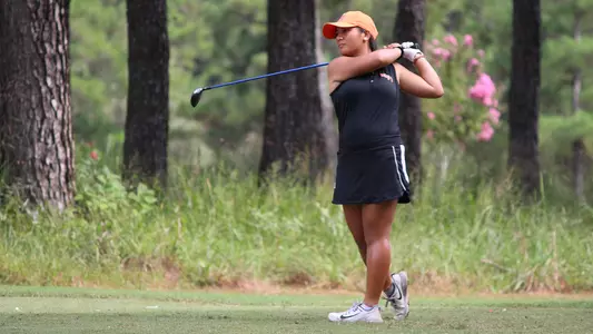 Golfers Lead Day One of Bearkat Women's Invite