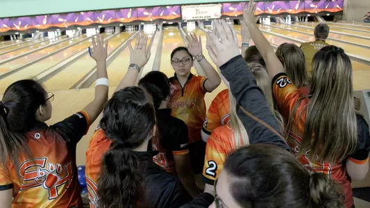 Kats perfect on Day 1 in Milwaukee