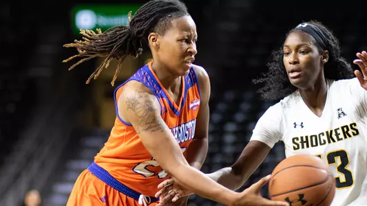 Shockers pull away from Kats