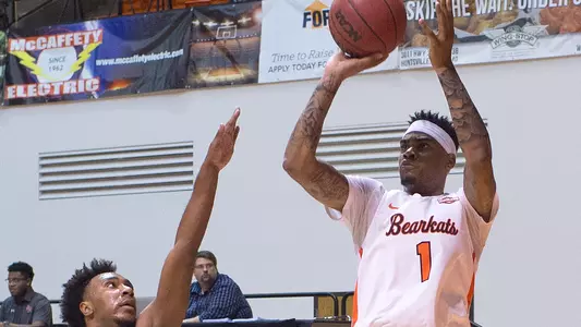 Kats head to HBU to take on Huskies