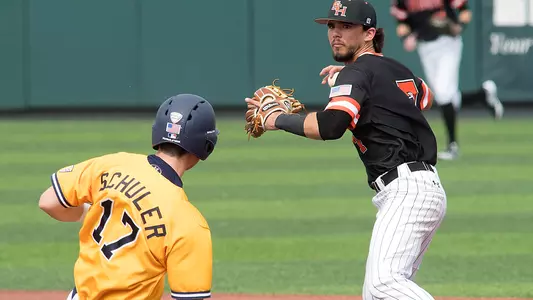 Kats thunder past Kent State in finale