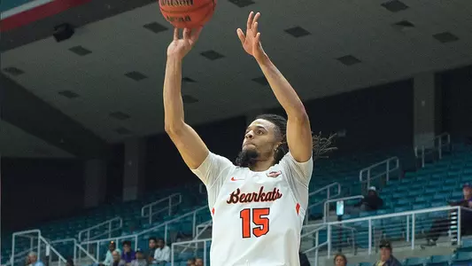 Delaney gets hot, sends Kats to semifinals