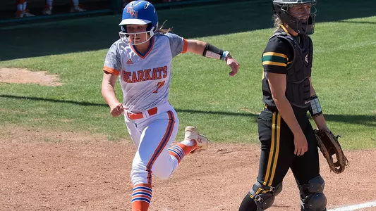 Lions open weekend with sweep of Kats