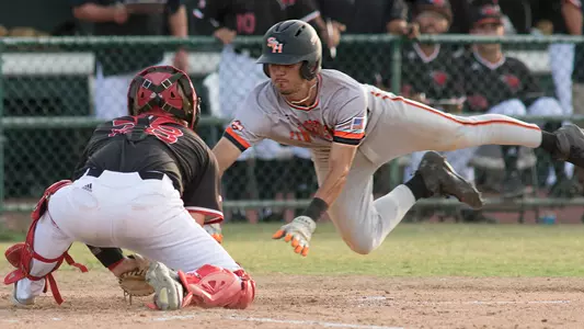 Kats blast UIW to take series