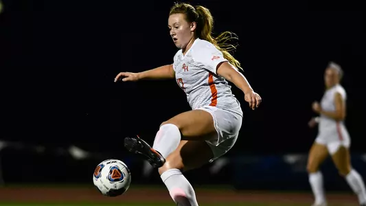 Soccer Falls to Islanders in Overtime