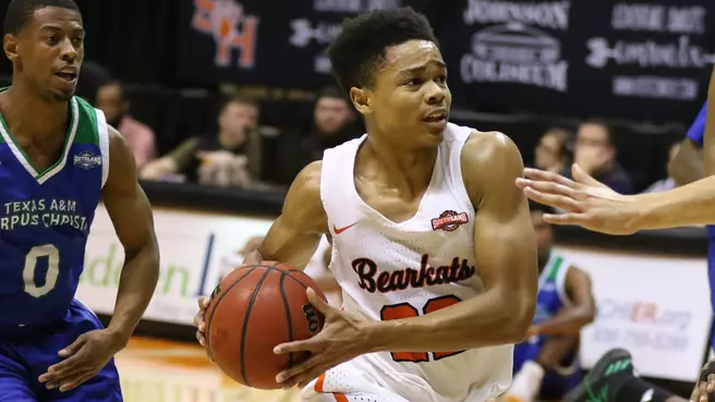 Kats roll by Islanders, 72-50