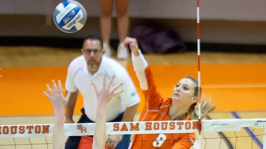Kats bounce back with sweep