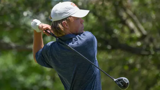 Randle leads Kats after first round in Hawaii