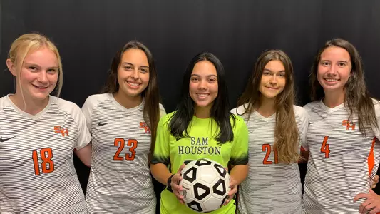 Soccer signs 5 to 2020 class