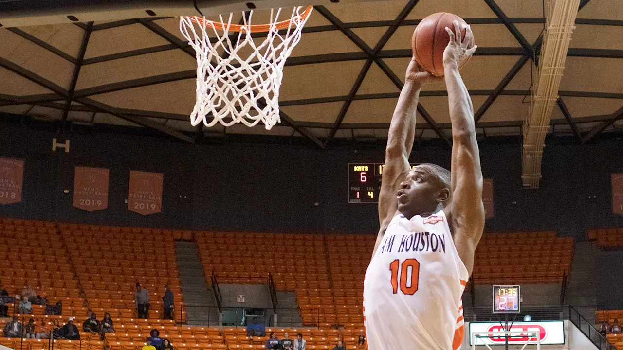 Kats cruise past LeTourneau 88-58