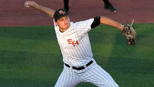 Lions take series opener from Kats