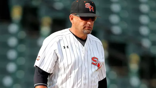Deggs resigns post as head coach
