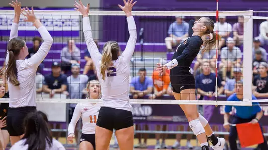 Kats take down NSU in league opener