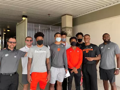 Men's basketball early voting