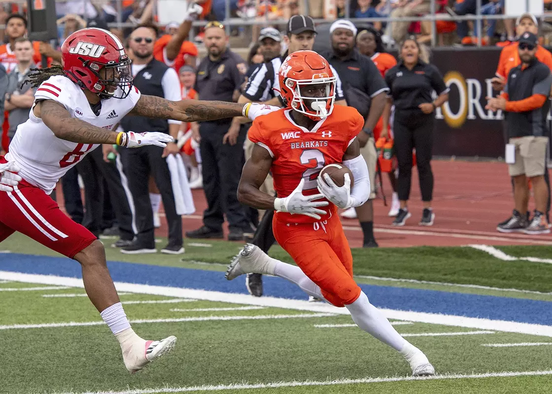 Ife Adeyi races to the end zone against JSU