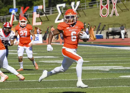 Noah Smith runs for a touchdown against Dixie State
