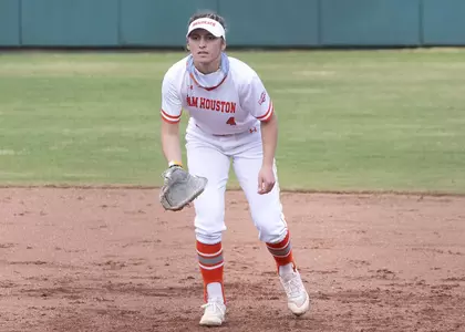 Ellie Grill playing defense