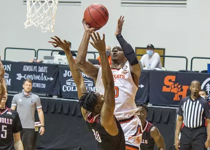 Zach Nutall shoots in win over Nicholls