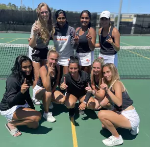 Tennis celebrates 2021 SLC championship