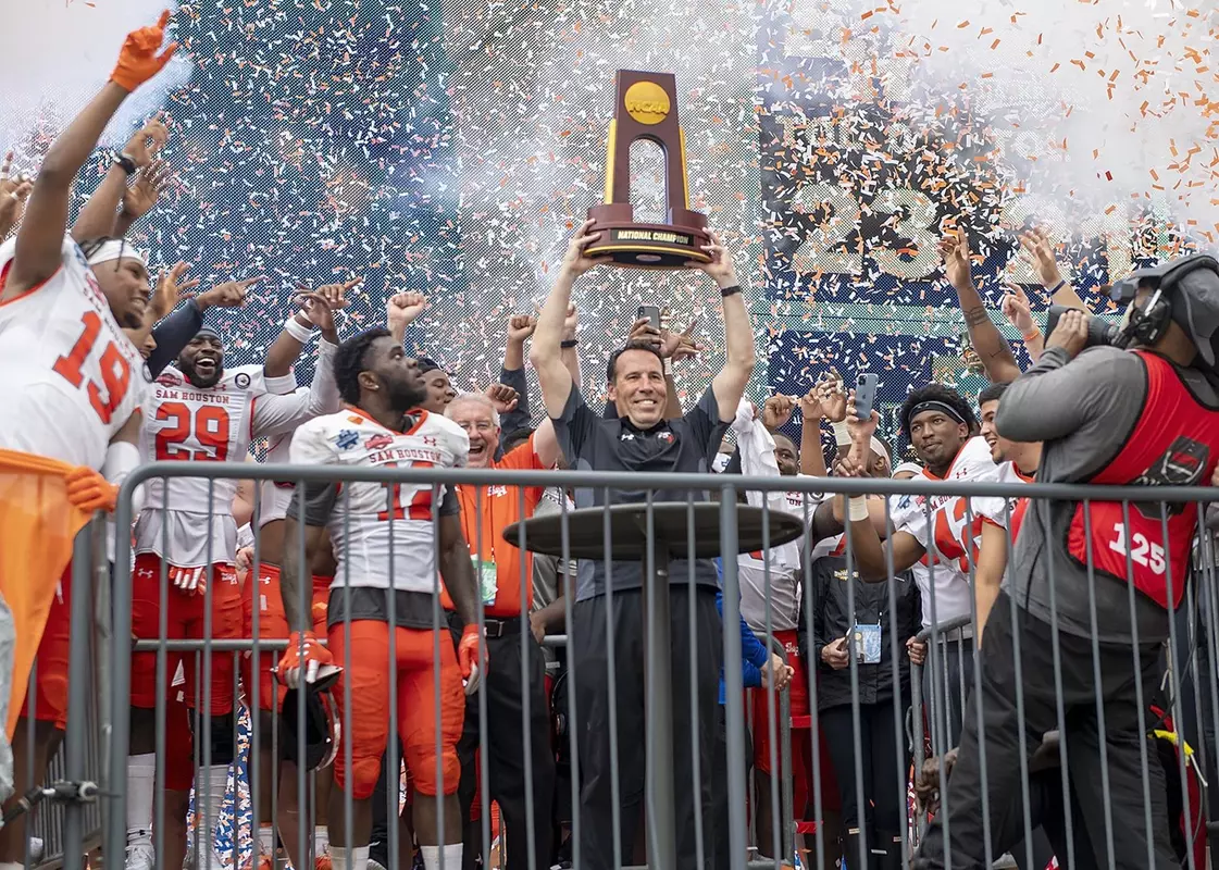 Keeler and the team celebrate national title